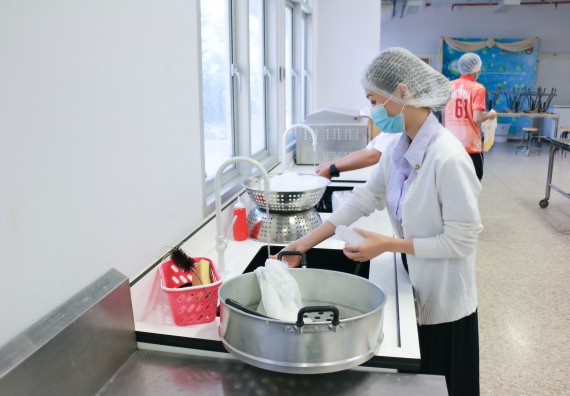 ภาพกิจกรรม โปรแกรมวิชาวิทยาศาสตร์และเทคโนโลยีการอาหาร จัดอบรมเชิงปฏิบัติการ เรื่อง การพัฒนาผลิตภัณฑ์เครื่องดื่มเพื่อสุขภาพ