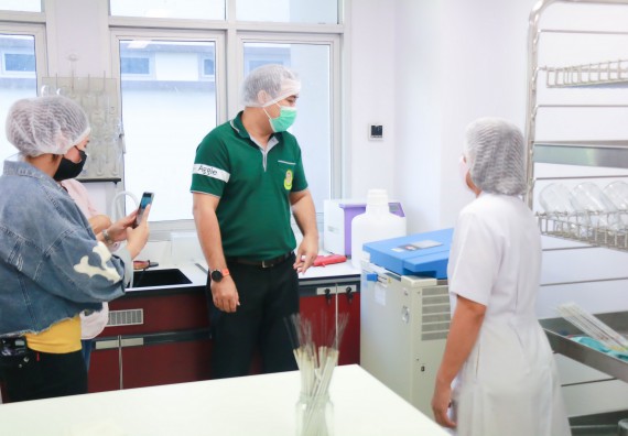 ภาพกิจกรรม โปรแกรมวิชาวิทยาศาสตร์และเทคโนโลยีการอาหาร จัดอบรมเชิงปฏิบัติการ เรื่อง การพัฒนาผลิตภัณฑ์เครื่องดื่มเพื่อสุขภาพ