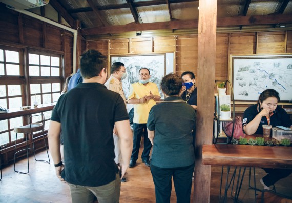 ภาพกิจกรรม คณะวิทยาศาสตร์และเทคโนโลยี จัดกิจกรรม Farmer market จำหน่ายสินค้าเกษตรปลอดภัย และแปรรูป