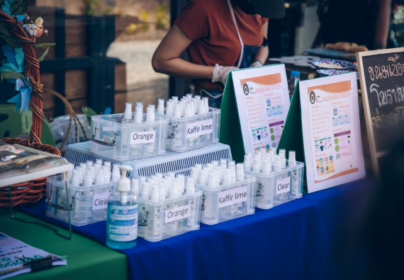 ภาพกิจกรรม คณะวิทยาศาสตร์และเทคโนโลยี จัดกิจกรรม Farmer market จำหน่ายสินค้าเกษตรปลอดภัย และแปรรูป