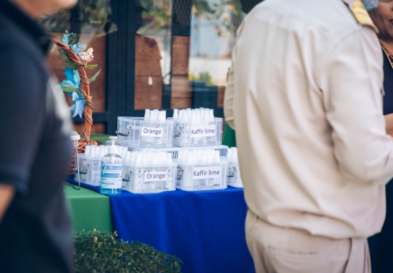 ภาพกิจกรรม คณะวิทยาศาสตร์และเทคโนโลยี จัดกิจกรรม Farmer market จำหน่ายสินค้าเกษตรปลอดภัย และแปรรูป