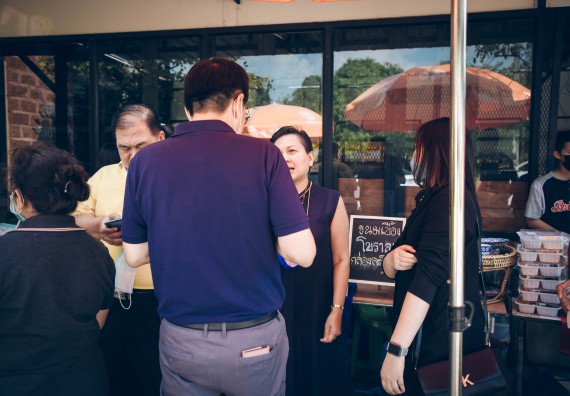 ภาพกิจกรรม คณะวิทยาศาสตร์และเทคโนโลยี จัดกิจกรรม Farmer market จำหน่ายสินค้าเกษตรปลอดภัย และแปรรูป