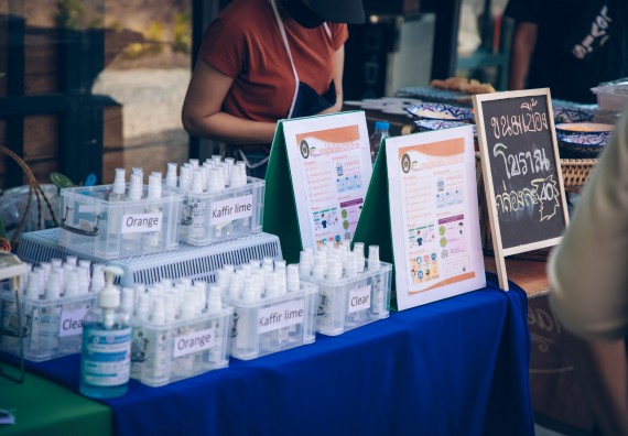ภาพกิจกรรม คณะวิทยาศาสตร์และเทคโนโลยี จัดกิจกรรม Farmer market จำหน่ายสินค้าเกษตรปลอดภัย และแปรรูป