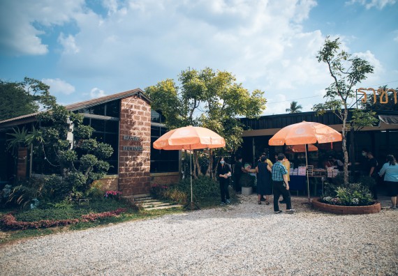 ภาพกิจกรรม คณะวิทยาศาสตร์และเทคโนโลยี จัดกิจกรรม Farmer market จำหน่ายสินค้าเกษตรปลอดภัย และแปรรูป