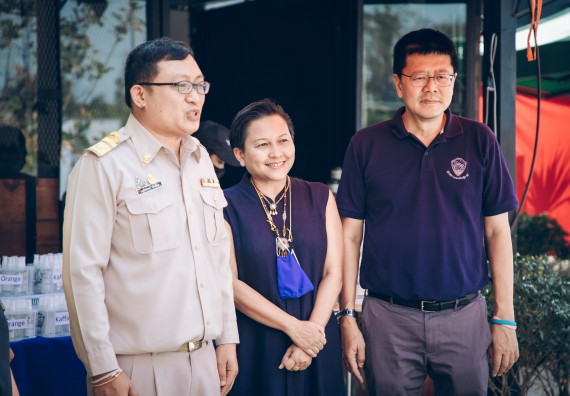 ภาพกิจกรรม คณะวิทยาศาสตร์และเทคโนโลยี จัดกิจกรรม Farmer market จำหน่ายสินค้าเกษตรปลอดภัย และแปรรูป