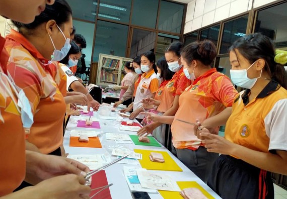 ภาพกิจกรรม โปรแกรมวิชาสาธารณสุขศาสตร์ จัดอบรมการเย็บแผล ตัดไหม
