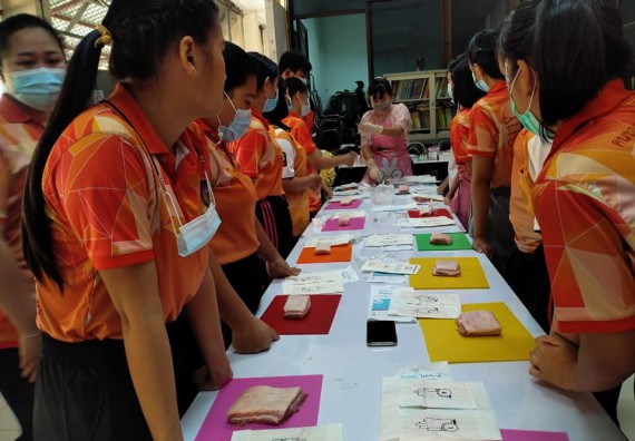 ภาพกิจกรรม โปรแกรมวิชาสาธารณสุขศาสตร์ จัดอบรมการเย็บแผล ตัดไหม