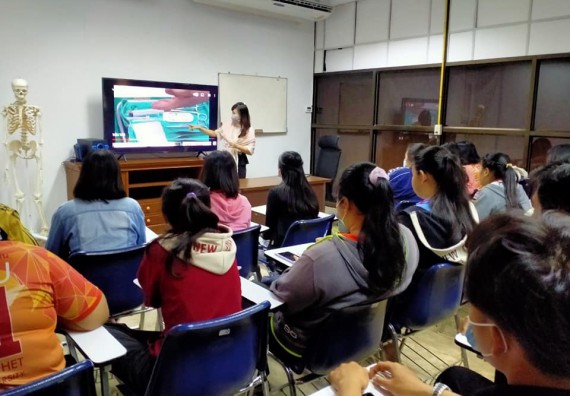 ภาพกิจกรรม โปรแกรมวิชาสาธารณสุขศาสตร์ จัดอบรมการเย็บแผล ตัดไหม