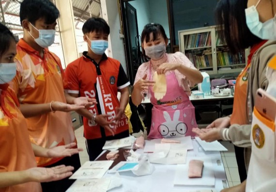 ภาพกิจกรรม โปรแกรมวิชาสาธารณสุขศาสตร์ จัดอบรมการเย็บแผล ตัดไหม