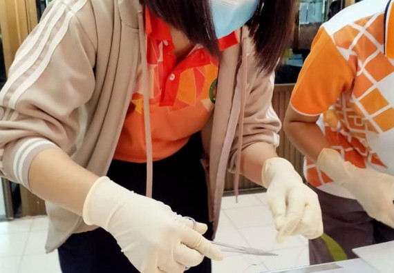 ภาพกิจกรรม โปรแกรมวิชาสาธารณสุขศาสตร์ จัดอบรมการเย็บแผล ตัดไหม