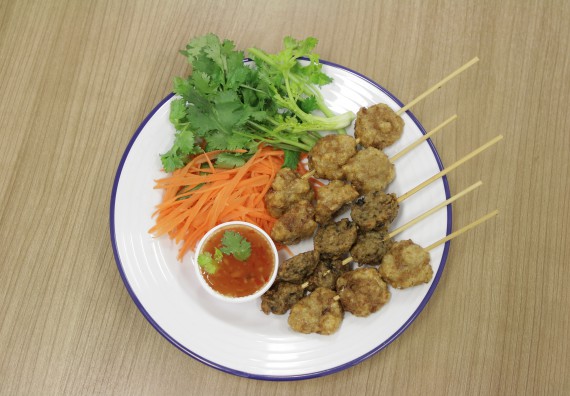 ภาพกิจกรรม โปรแกรมวิชาวิทยาศาสตร์และเทคโนโลยีการอาหาร จัดอบรมเชิงปฏิบัติการ เรื่อง การแปรรูปเห็ด