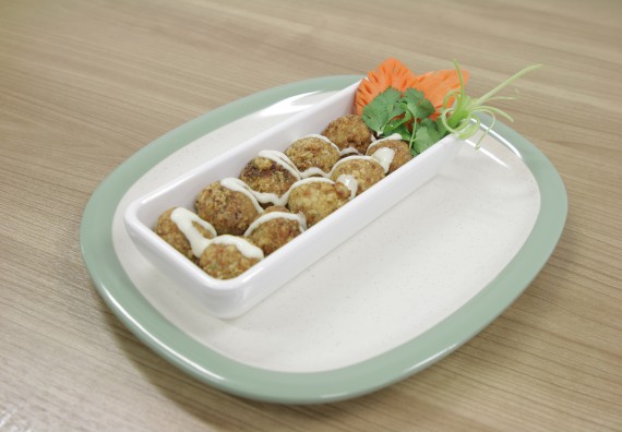 ภาพกิจกรรม โปรแกรมวิชาวิทยาศาสตร์และเทคโนโลยีการอาหาร จัดอบรมเชิงปฏิบัติการ เรื่อง การแปรรูปเห็ด