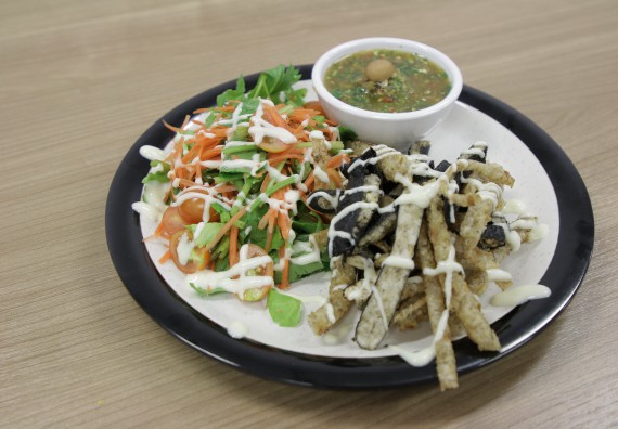 ภาพกิจกรรม โปรแกรมวิชาวิทยาศาสตร์และเทคโนโลยีการอาหาร จัดอบรมเชิงปฏิบัติการ เรื่อง การแปรรูปเห็ด