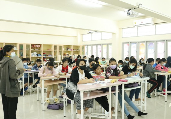 ภาพกิจกรรม โปรแกรมวิชาคณิตศาสตร์ จัดอบรมเชิงปฏิบัติการเพื่อเสริมสร้างความรู้ด้านคณิตศาสตร์