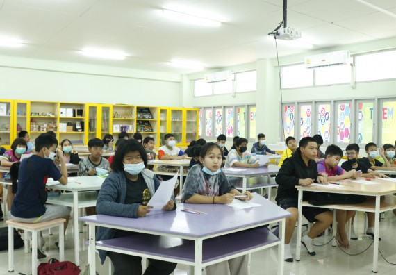 ภาพกิจกรรม โปรแกรมวิชาคณิตศาสตร์ จัดอบรมเชิงปฏิบัติการเพื่อเสริมสร้างความรู้ด้านคณิตศาสตร์