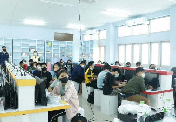 ภาพกิจกรรม โปรแกรมวิชาคณิตศาสตร์ จัดอบรมเชิงปฏิบัติการเพื่อเสริมสร้างความรู้ด้านคณิตศาสตร์