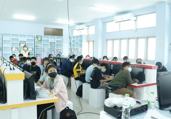 ภาพกิจกรรม โปรแกรมวิชาคณิตศาสตร์ จัดอบรมเชิงปฏิบัติการเพื่อเสริมสร้างความรู้ด้านคณิตศาสตร์