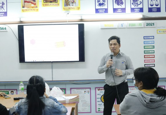 ภาพกิจกรรม โปรแกรมวิชาคณิตศาสตร์ จัดอบรมเชิงปฏิบัติการเพื่อเสริมสร้างความรู้ด้านคณิตศาสตร์