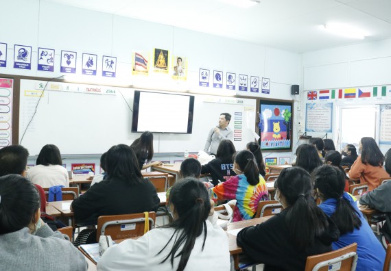 ภาพกิจกรรม โปรแกรมวิชาคณิตศาสตร์ จัดอบรมเชิงปฏิบัติการเพื่อเสริมสร้างความรู้ด้านคณิตศาสตร์