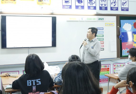 ภาพกิจกรรม โปรแกรมวิชาคณิตศาสตร์ จัดอบรมเชิงปฏิบัติการเพื่อเสริมสร้างความรู้ด้านคณิตศาสตร์