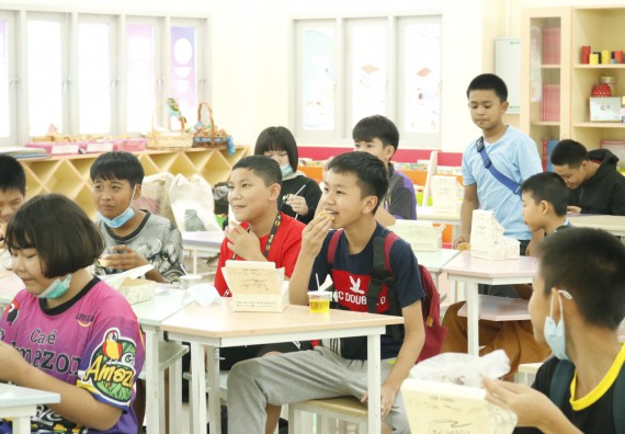 ภาพกิจกรรม โปรแกรมวิชาคณิตศาสตร์ จัดอบรมเชิงปฏิบัติการเพื่อเสริมสร้างความรู้ด้านคณิตศาสตร์