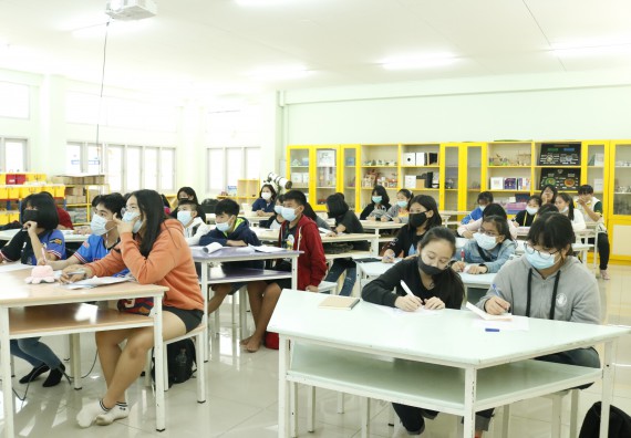 ภาพกิจกรรม โปรแกรมวิชาคณิตศาสตร์ จัดอบรมเชิงปฏิบัติการเพื่อเสริมสร้างความรู้ด้านคณิตศาสตร์