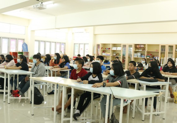 ภาพกิจกรรม โปรแกรมวิชาคณิตศาสตร์ จัดอบรมเชิงปฏิบัติการเพื่อเสริมสร้างความรู้ด้านคณิตศาสตร์