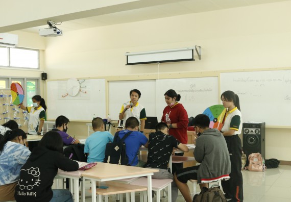 ภาพกิจกรรม โปรแกรมวิชาคณิตศาสตร์ จัดอบรมเชิงปฏิบัติการเพื่อเสริมสร้างความรู้ด้านคณิตศาสตร์