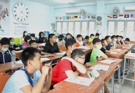 ภาพกิจกรรม โปรแกรมวิชาคณิตศาสตร์ จัดอบรมเชิงปฏิบัติการเพื่อเสริมสร้างความรู้ด้านคณิตศาสตร์