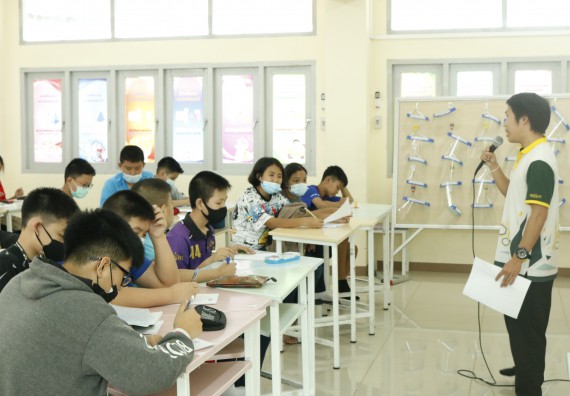 ภาพกิจกรรม โปรแกรมวิชาคณิตศาสตร์ จัดอบรมเชิงปฏิบัติการเพื่อเสริมสร้างความรู้ด้านคณิตศาสตร์