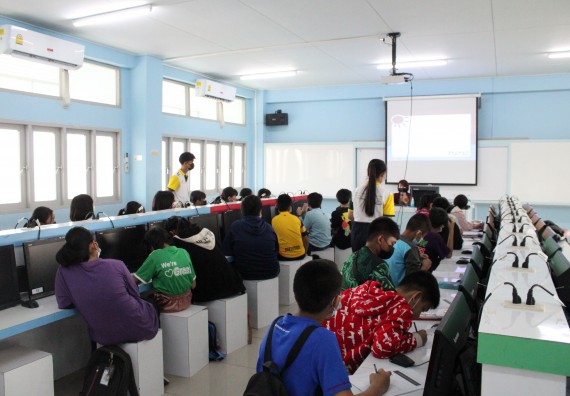 ภาพกิจกรรม โปรแกรมวิชาคณิตศาสตร์ จัดอบรมเชิงปฏิบัติการเพื่อเสริมสร้างความรู้ด้านคณิตศาสตร์