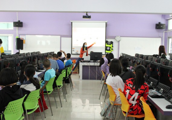 ภาพกิจกรรม โปรแกรมวิชาคณิตศาสตร์ จัดอบรมเชิงปฏิบัติการเพื่อเสริมสร้างความรู้ด้านคณิตศาสตร์