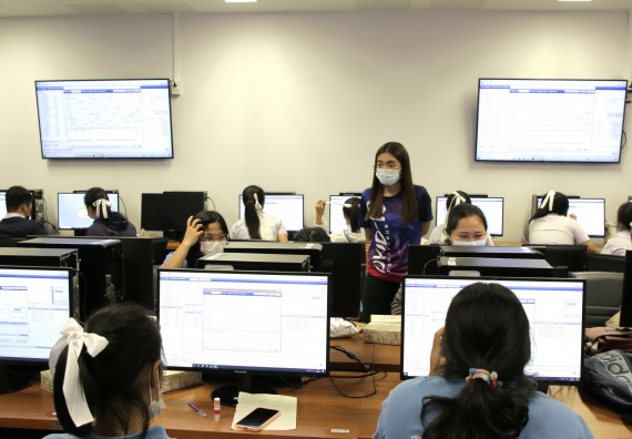 ภาพกิจกรรม โปรแกรมวิชาสาธารณสุขศาสตร์ จัดอบรมการใช้โปรแกรม HOSxP