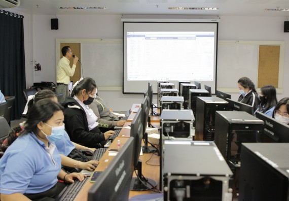 ภาพกิจกรรม โปรแกรมวิชาสาธารณสุขศาสตร์ จัดอบรมการใช้โปรแกรม HOSxP