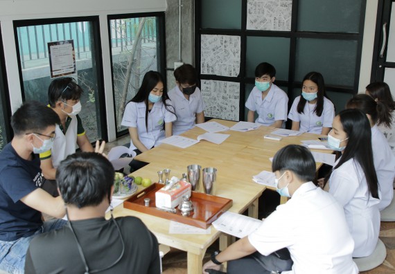 ภาพกิจกรรม โปรแกรมวิชาวิทยาศาสตร์และเทคโนโลยีการอาหาร จัดอบรมเชิงปฏิบัติการ เรื่อง การทําเครื่องดื่ม mocktail กับมืออาชีพ