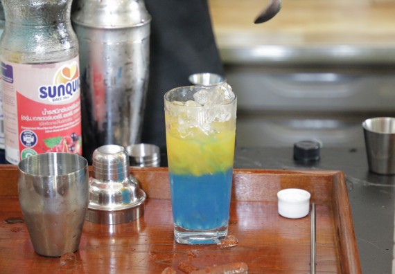 ภาพกิจกรรม โปรแกรมวิชาวิทยาศาสตร์และเทคโนโลยีการอาหาร จัดอบรมเชิงปฏิบัติการ เรื่อง การทําเครื่องดื่ม mocktail กับมืออาชีพ