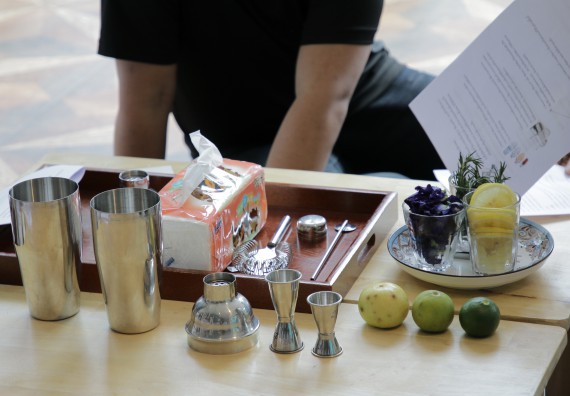 ภาพกิจกรรม โปรแกรมวิชาวิทยาศาสตร์และเทคโนโลยีการอาหาร จัดอบรมเชิงปฏิบัติการ เรื่อง การทําเครื่องดื่ม mocktail กับมืออาชีพ