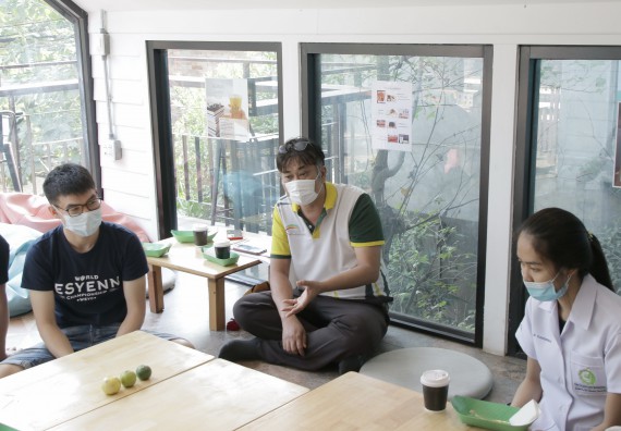 ภาพกิจกรรม โปรแกรมวิชาวิทยาศาสตร์และเทคโนโลยีการอาหาร จัดอบรมเชิงปฏิบัติการ เรื่อง การทําเครื่องดื่ม mocktail กับมืออาชีพ