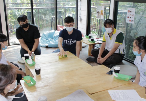 ภาพกิจกรรม โปรแกรมวิชาวิทยาศาสตร์และเทคโนโลยีการอาหาร จัดอบรมเชิงปฏิบัติการ เรื่อง การทําเครื่องดื่ม mocktail กับมืออาชีพ