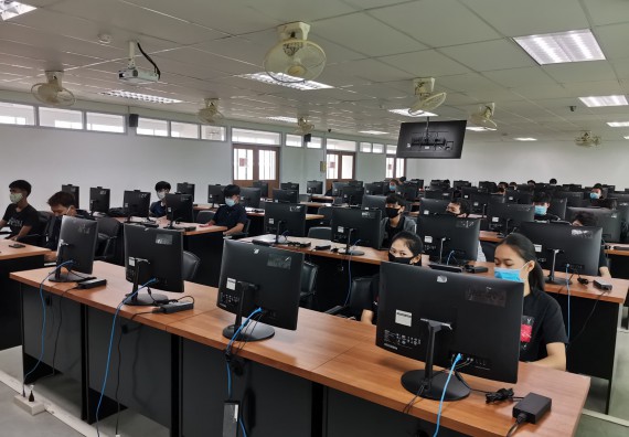 ภาพกิจกรรม โปรแกรมวิชาวิทยาการคอมพิวเตอร์ จัดกิจกรรมเตรียมความพร้อมในการเรียนรู้ในระดับอุดมศึกษาสำหรับนักศึกษาหลักสูตรเทคโนโลยีสารสนเทศ