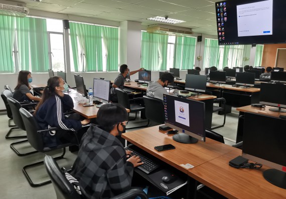 ภาพกิจกรรม โปรแกรมวิชาวิทยาการคอมพิวเตอร์ จัดกิจกรรมเตรียมความพร้อมในการเรียนรู้ในระดับอุดมศึกษาสำหรับนักศึกษาหลักสูตรเทคโนโลยีสารสนเทศ