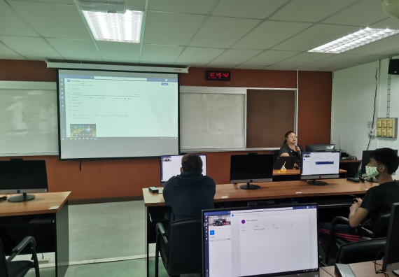 ภาพกิจกรรม โปรแกรมวิชาวิทยาการคอมพิวเตอร์ จัดกิจกรรมเตรียมความพร้อมในการเรียนรู้ในระดับอุดมศึกษาสำหรับนักศึกษาหลักสูตรเทคโนโลยีสารสนเทศ