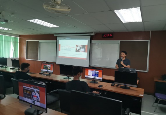 ภาพกิจกรรม โปรแกรมวิชาวิทยาการคอมพิวเตอร์ จัดกิจกรรมเตรียมความพร้อมในการเรียนรู้ในระดับอุดมศึกษาสำหรับนักศึกษาหลักสูตรเทคโนโลยีสารสนเทศ