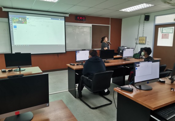 ภาพกิจกรรม โปรแกรมวิชาวิทยาการคอมพิวเตอร์ จัดกิจกรรมเตรียมความพร้อมในการเรียนรู้ในระดับอุดมศึกษาสำหรับนักศึกษาหลักสูตรเทคโนโลยีสารสนเทศ