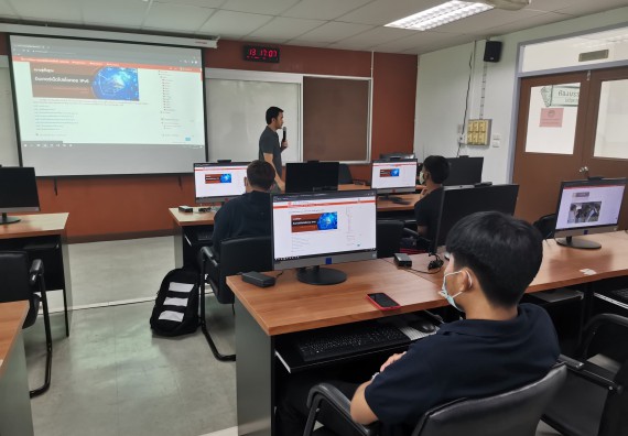 ภาพกิจกรรม โปรแกรมวิชาวิทยาการคอมพิวเตอร์ จัดกิจกรรมเตรียมความพร้อมในการเรียนรู้ในระดับอุดมศึกษาสำหรับนักศึกษาหลักสูตรเทคโนโลยีสารสนเทศ