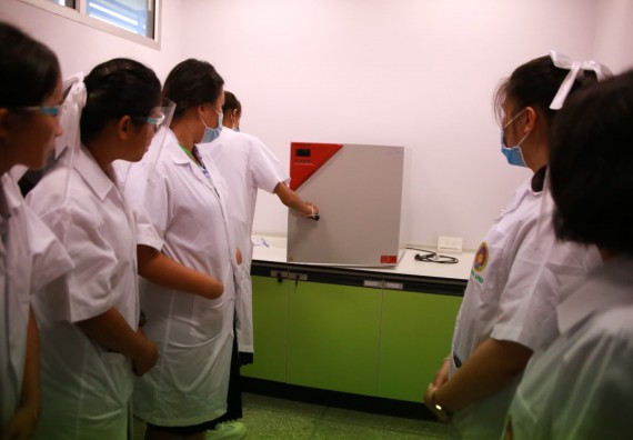 ภาพกิจกรรม ศูนย์วิทยาศาสตร์และวิทยาศาสตร์ประยุกต์ จัดอบรมเชิงปฏิบัติการ เรื่อง ความปลอดภัยทางชีวภาพและการรักษาความปลอดภัยทางชีวภาพของห้องปฏิบัติการในวิกฤตโควิด 19