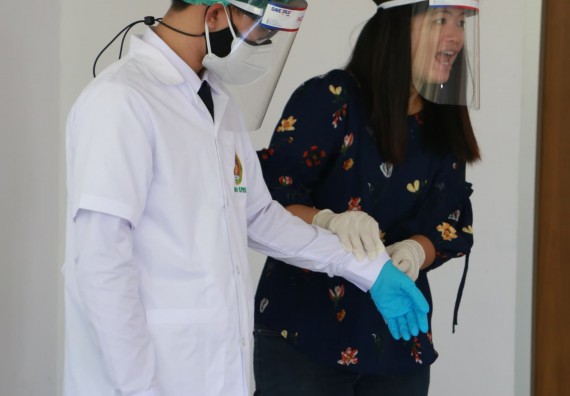 ภาพกิจกรรม ศูนย์วิทยาศาสตร์และวิทยาศาสตร์ประยุกต์ จัดอบรมเชิงปฏิบัติการ เรื่อง ความปลอดภัยทางชีวภาพและการรักษาความปลอดภัยทางชีวภาพของห้องปฏิบัติการในวิกฤตโควิด 19