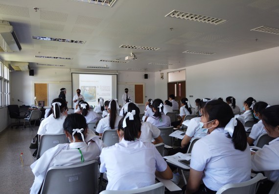 ภาพกิจกรรม ศูนย์วิทยาศาสตร์และวิทยาศาสตร์ประยุกต์ จัดอบรมเชิงปฏิบัติการ เรื่อง ความปลอดภัยทางชีวภาพและการรักษาความปลอดภัยทางชีวภาพของห้องปฏิบัติการในวิกฤตโควิด 19