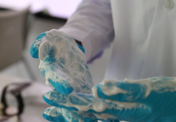 ภาพกิจกรรม ศูนย์วิทยาศาสตร์และวิทยาศาสตร์ประยุกต์ จัดอบรมเชิงปฏิบัติการ เรื่อง ความปลอดภัยทางชีวภาพและการรักษาความปลอดภัยทางชีวภาพของห้องปฏิบัติการในวิกฤตโควิด 19