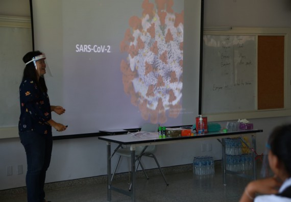 ภาพกิจกรรม ศูนย์วิทยาศาสตร์และวิทยาศาสตร์ประยุกต์ จัดอบรมเชิงปฏิบัติการ เรื่อง ความปลอดภัยทางชีวภาพและการรักษาความปลอดภัยทางชีวภาพของห้องปฏิบัติการในวิกฤตโควิด 19